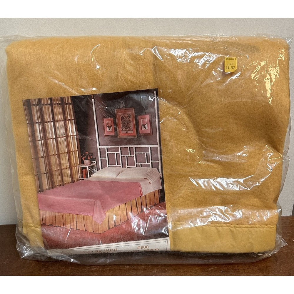 Vintage Beacon Blanket Harvest Gold Mustard Yellow 72" x 90" Nylon Trim NEW NOS
